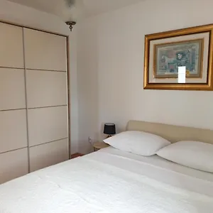 apartment-kristy.hotelinzadar.com/