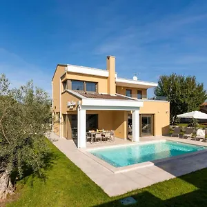 villa-elena-52440.in-istria.net/