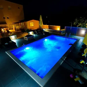 apartments-julijana.hotelinzadar.com/